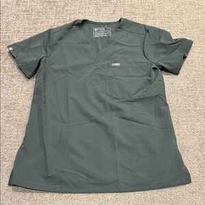 FIGS NWOT Dark Green Bonsai Moss Catarina Scrub Top